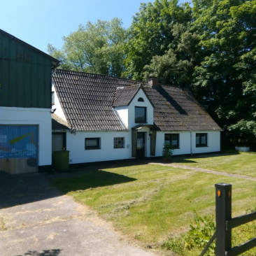 Resthof in Alleinlage mit viel Platz für Hobbys. Resthof in Alleinlage mit viel Platz für Hobbys.